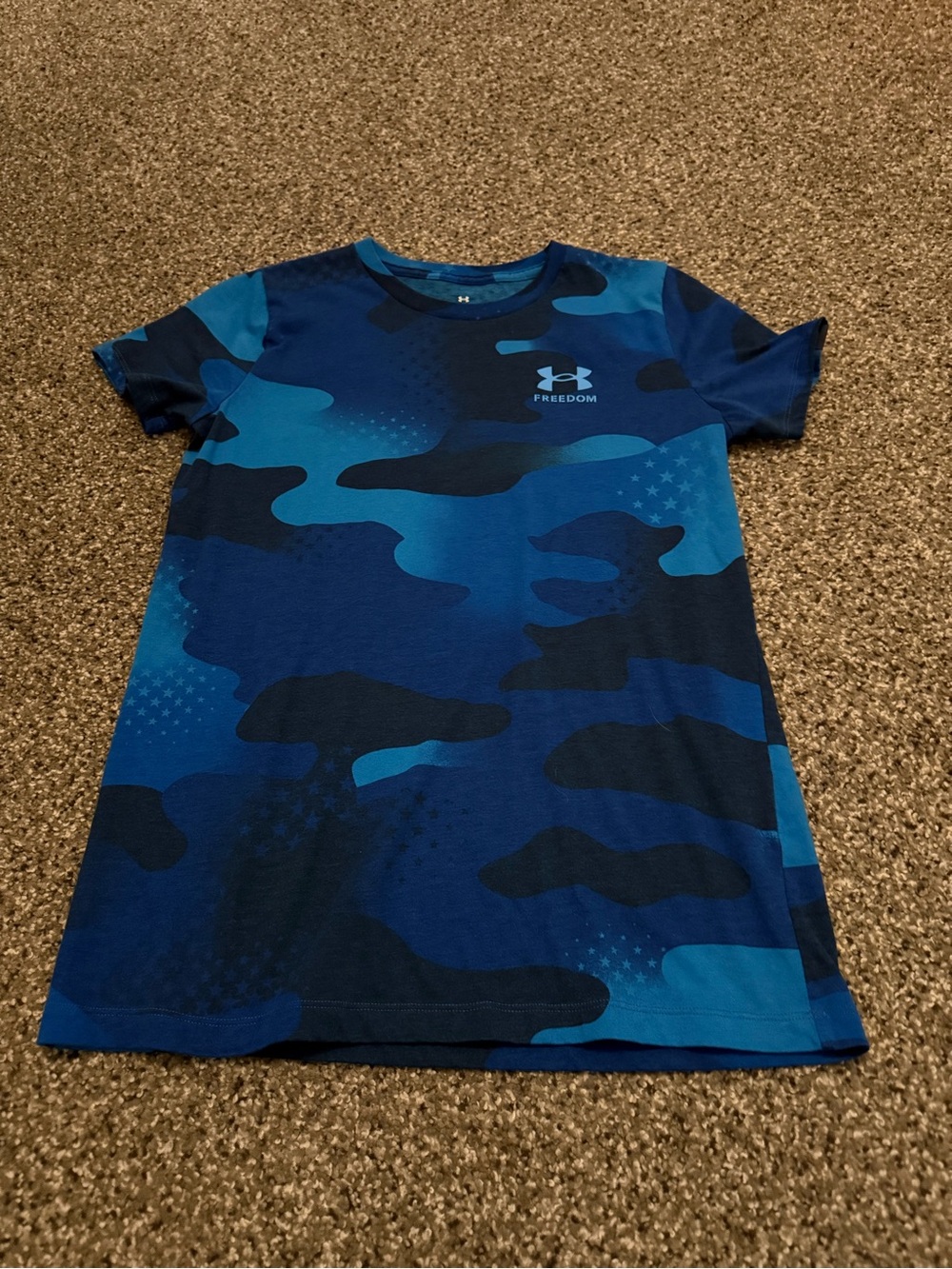 Womens under armour shirt size small
